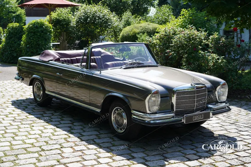 Mercedes-Benz 280 SE Cabriolet 8