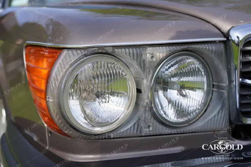 Mercedes-Benz 560 SL Roadster 12