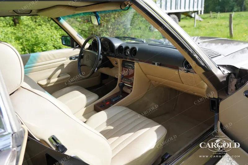Mercedes-Benz 560 SL Roadster 7