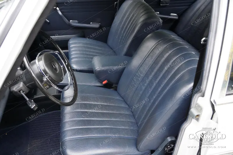 Mercedes-Benz 220/8 3