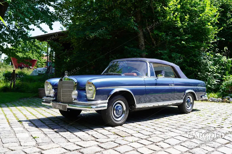 Mercedes-Benz 300 SE Cabriolet 9