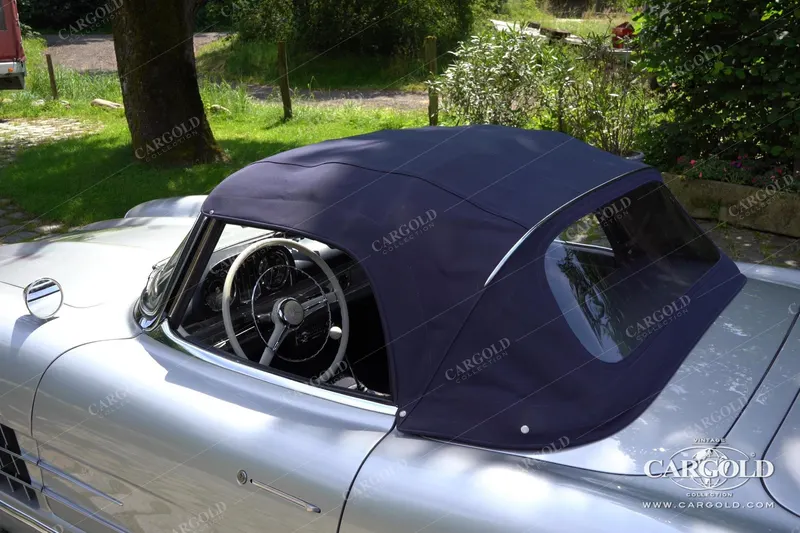Mercedes-Benz 300 SL Roadster 8