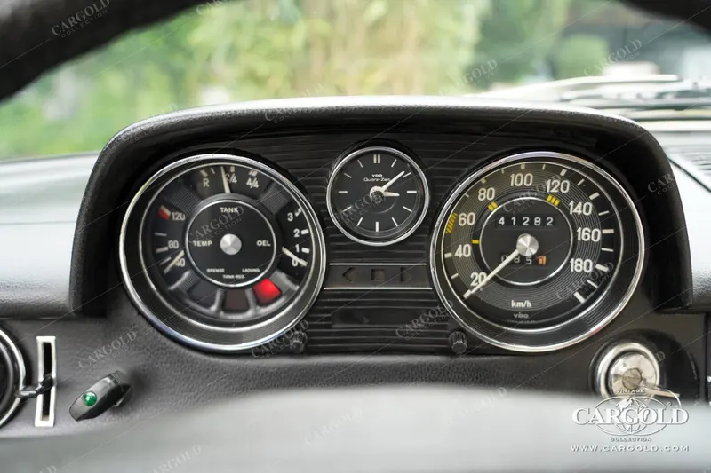 Mercedes-Benz 230.4 Strich-8 5