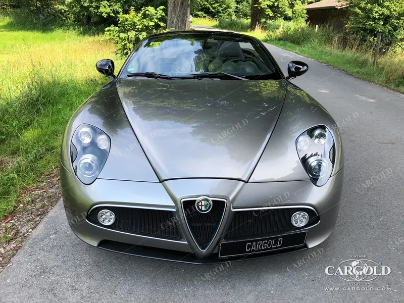 Alfa Romeo 8C Spider 10
