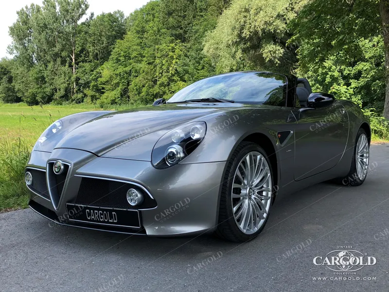 Alfa Romeo 8C Spider 2