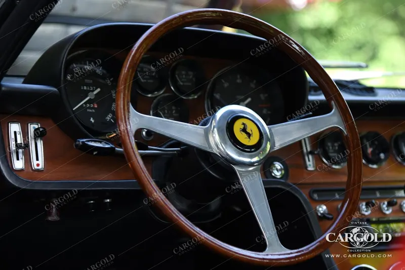 Ferrari 365 GT 2+2 Queen Mary 5