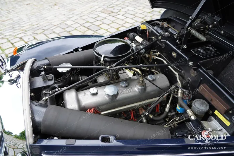 Mercedes-Benz 220 A Cabriolet 11