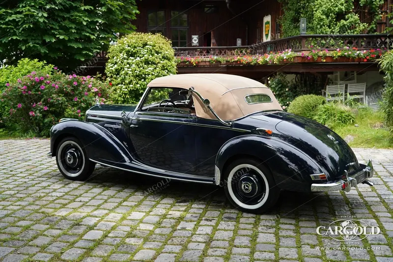 Mercedes-Benz 220 A Cabriolet 10