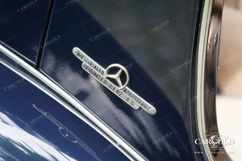 Mercedes-Benz 220 A Cabriolet 9