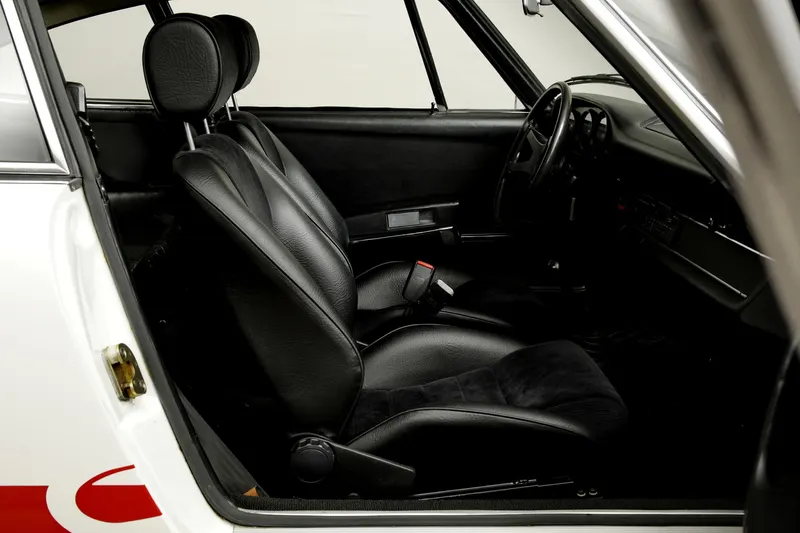 Porsche 911 Carrera RS 2.7 Touring 8