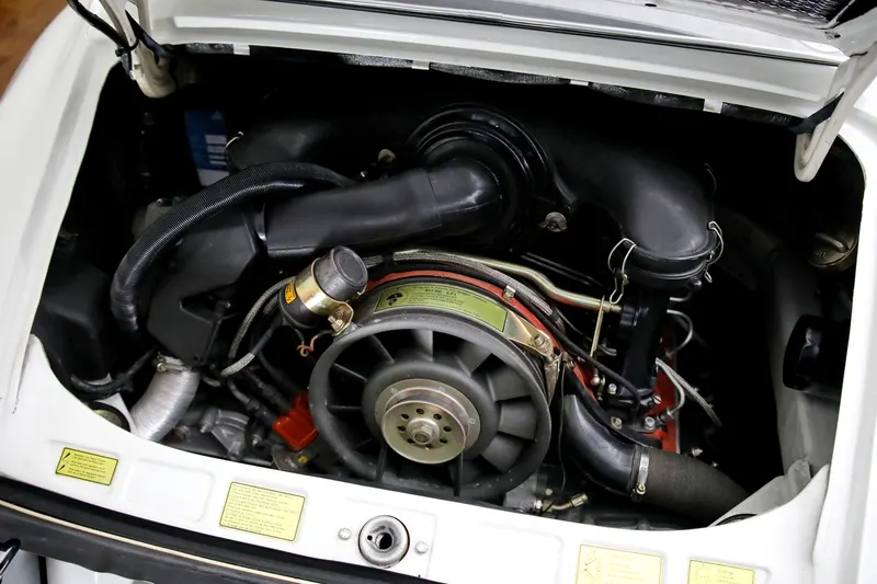 Porsche 911 Carrera RS 2.7 Touring 12