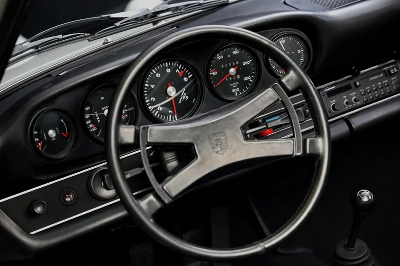 Porsche 911 Carrera RS 2.7 Touring 11