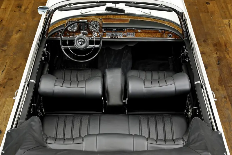 Mercedes-Benz 300 SE Cabriolet (W 112) 10