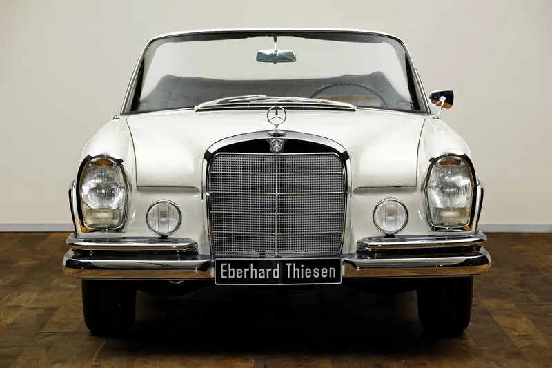 Mercedes-Benz 300 SE Cabriolet (W 112) 7