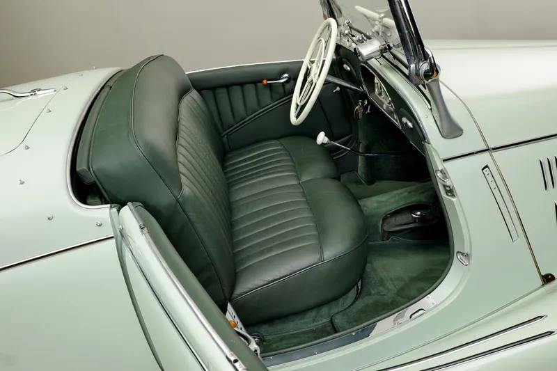 Mercedes-Benz 170 V Roadster 6