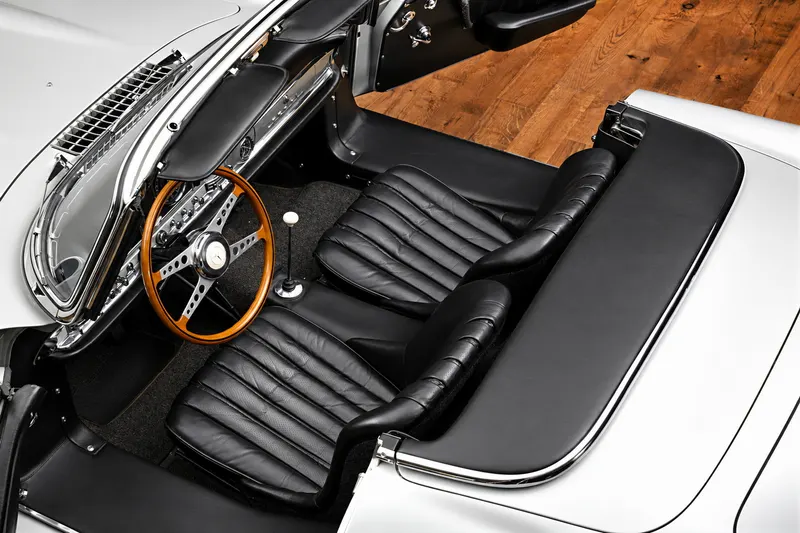Mercedes-Benz 300 SL Roadster 9