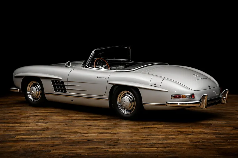 Mercedes-Benz 300 SL Roadster 4