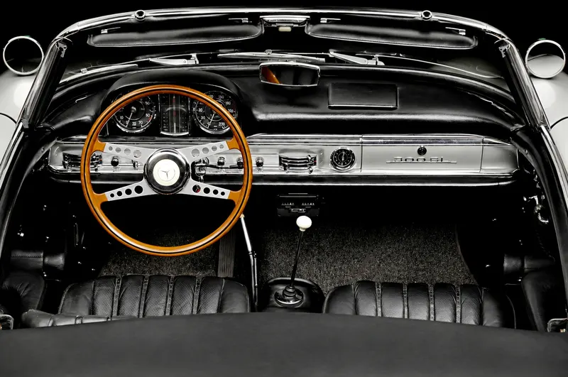 Mercedes-Benz 300 SL Roadster 10
