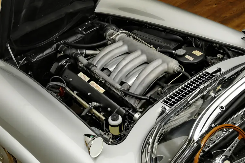 Mercedes-Benz 300 SL Roadster 12