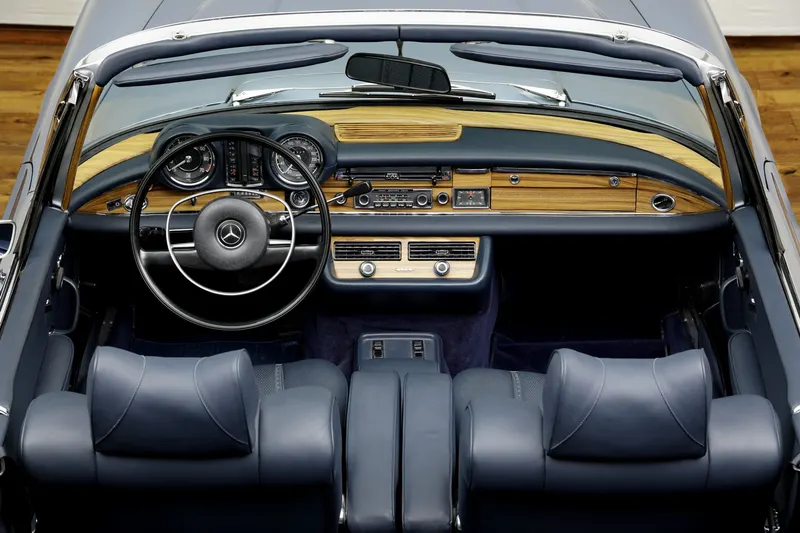 Mercedes-Benz 280 SE 3.5 Cabriolet 11