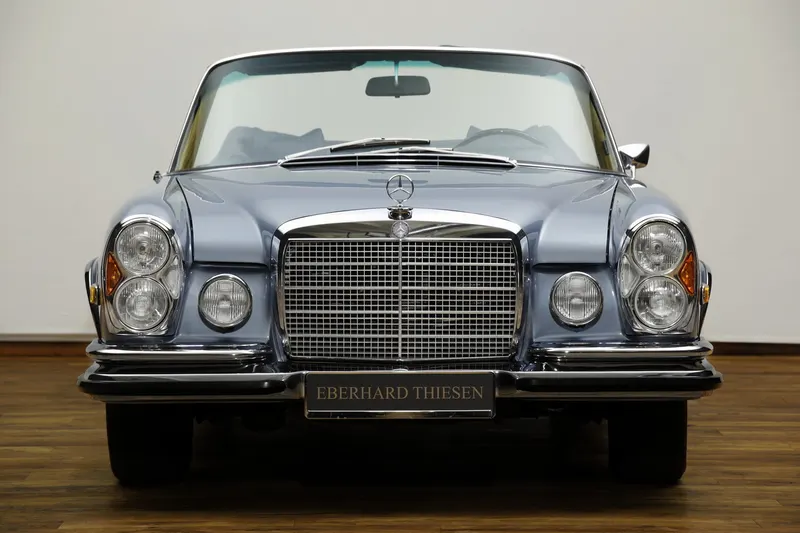 Mercedes-Benz 280 SE 3.5 Cabriolet 2