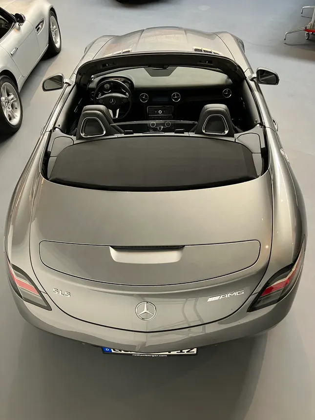 Mercedes-Benz SLS AMG Roadster 4