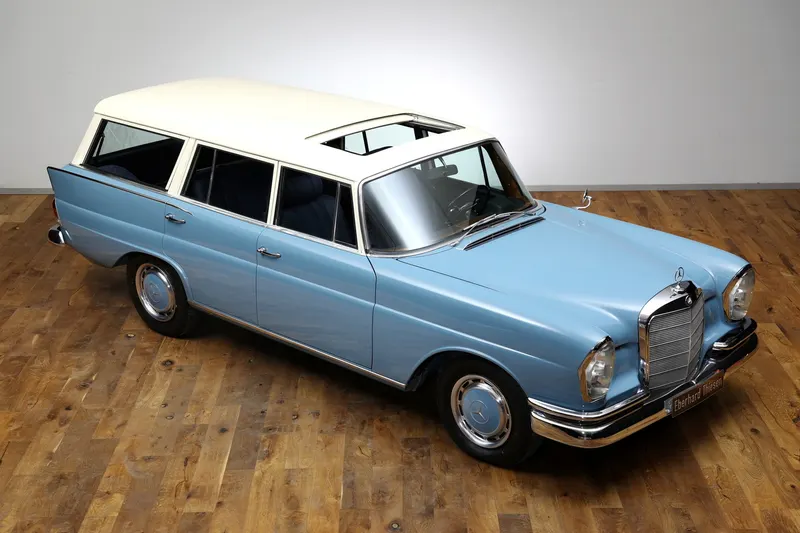 Mercedes-Benz 230 S Universal 8