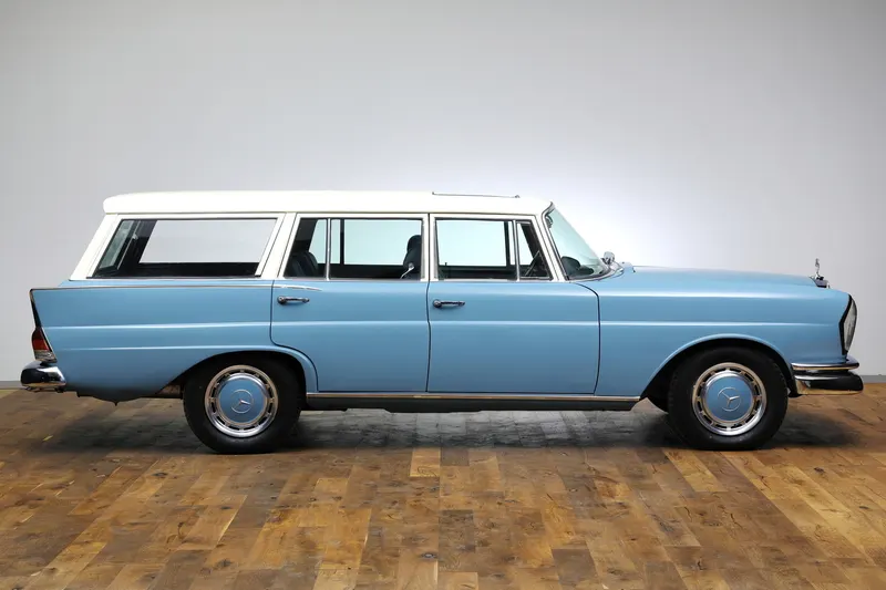 Mercedes-Benz 230 S Universal 5