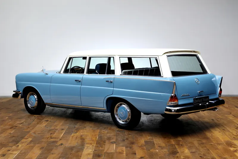 Mercedes-Benz 230 S Universal 6
