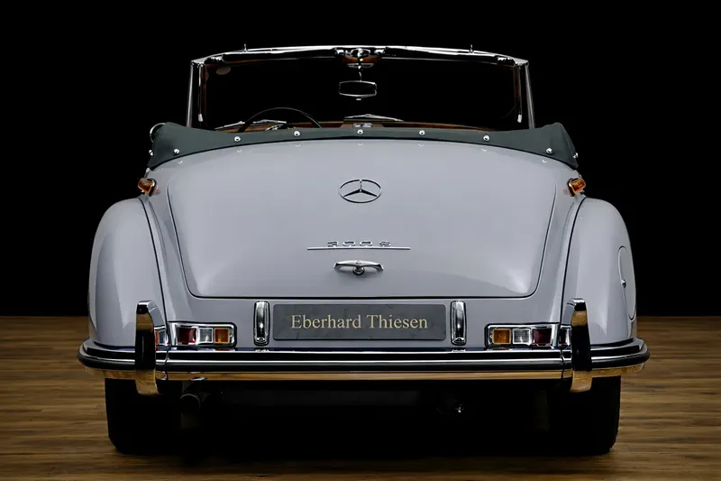 Mercedes-Benz 300 S Roadster 7