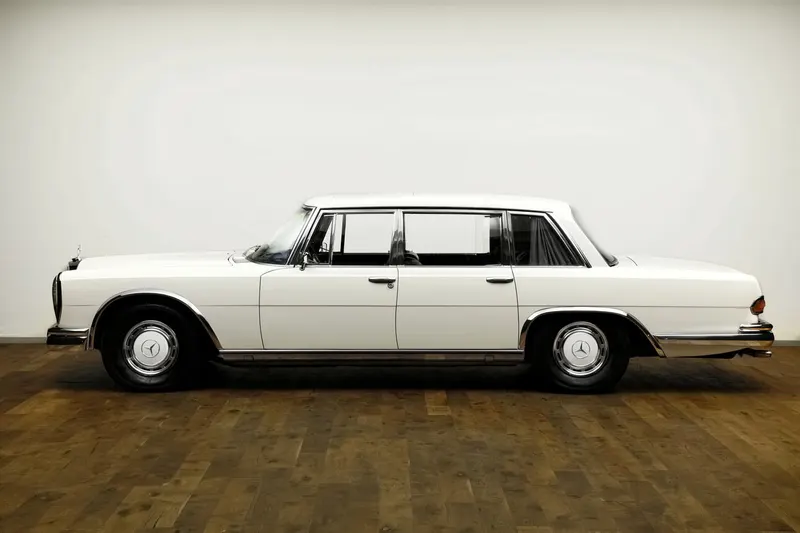 Mercedes-Benz 600 Limousine 3