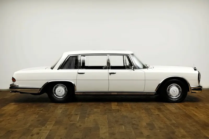 Mercedes-Benz 600 Limousine 4