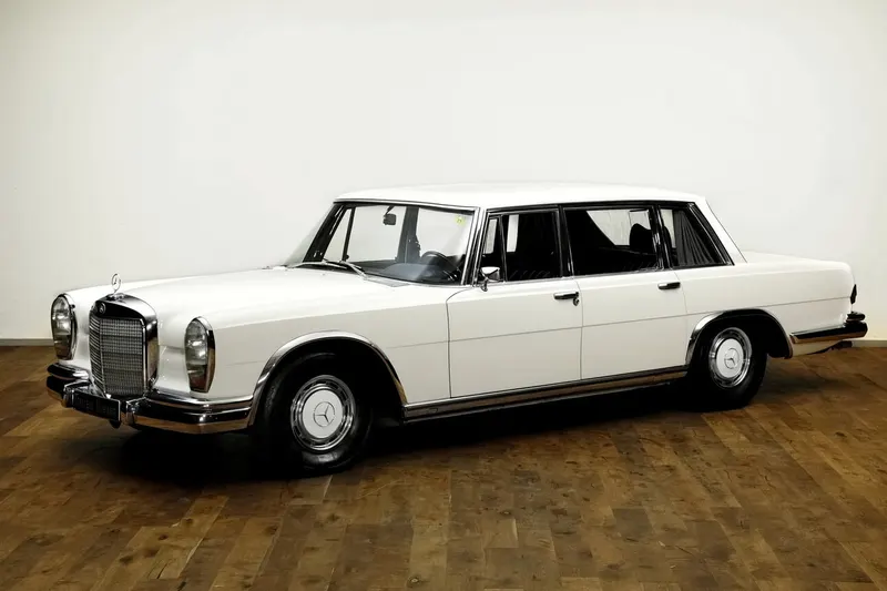 Mercedes-Benz 600 Limousine 2