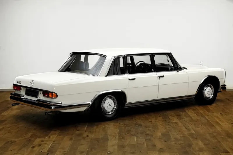Mercedes-Benz 600 Limousine 6