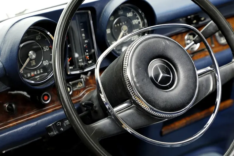 Mercedes-Benz 600 Limousine 11