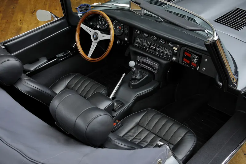Jaguar E-Type Serie II 4.2 Roadster 8