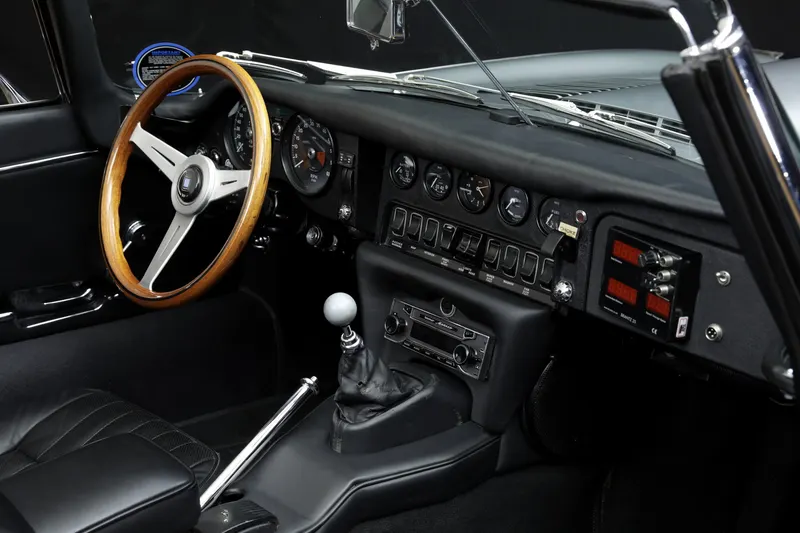 Jaguar E-Type Serie II 4.2 Roadster 11
