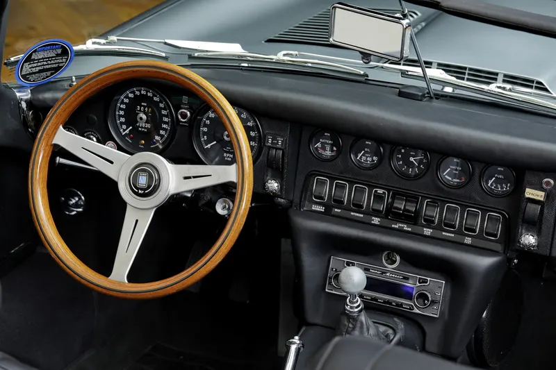 Jaguar E-Type Serie II 4.2 Roadster 10