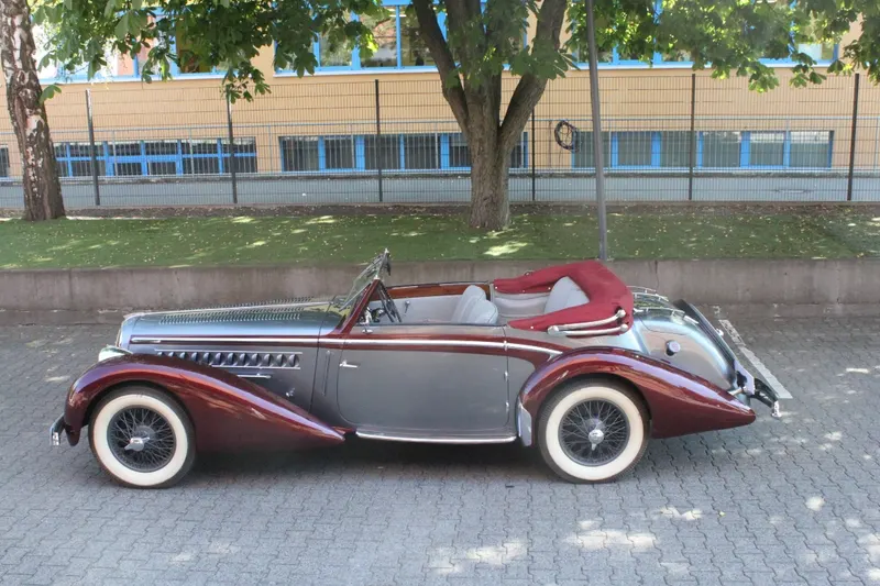 135 M Cabriolet by Henri Chapron 6