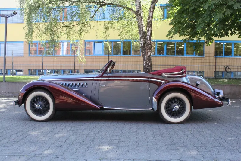 135 M Cabriolet by Henri Chapron 5