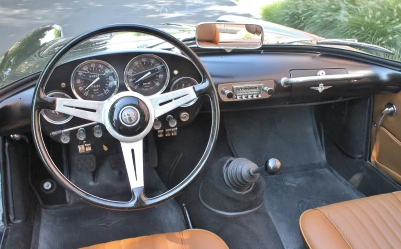 Alfa Romeo Touring Spider 2000 10