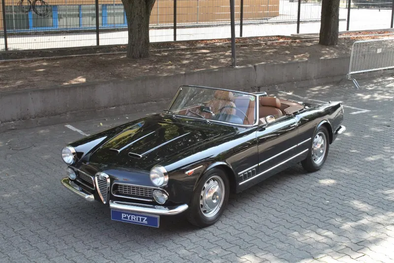 Alfa Romeo Touring Spider 2000 2