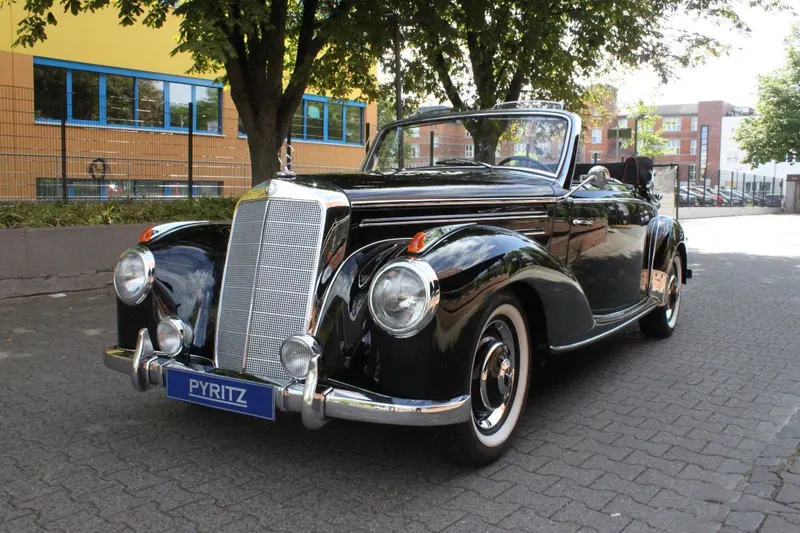 Mercedes-Benz 220 Cab. A 2
