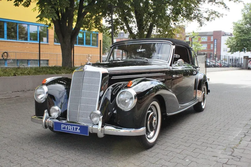 Mercedes-Benz 220 Cab. A 3
