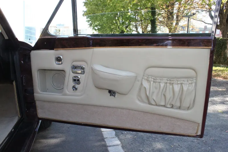 Corniche, 2 Door Saloon 12