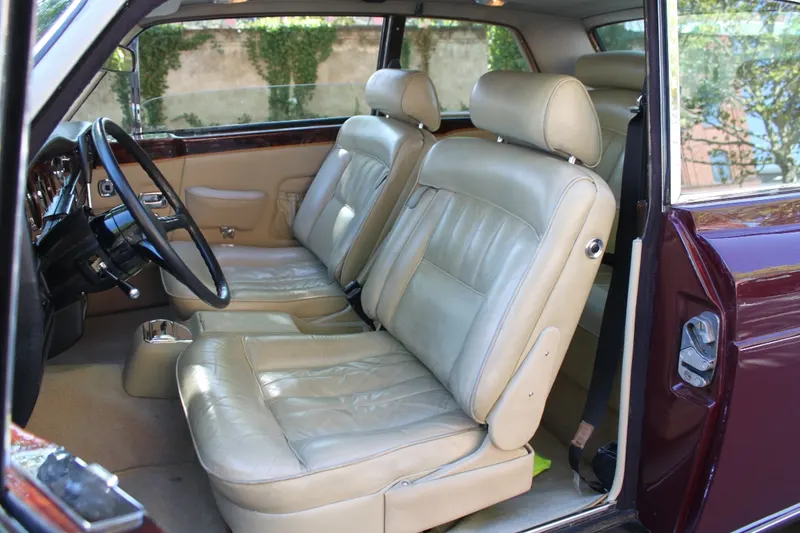 Corniche, 2 Door Saloon 9