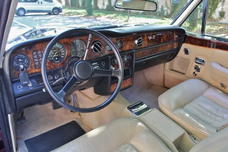 Corniche, 2 Door Saloon 8