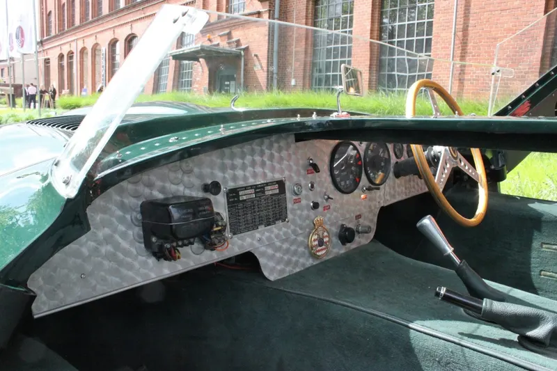 Jaguar D Type Replika 12