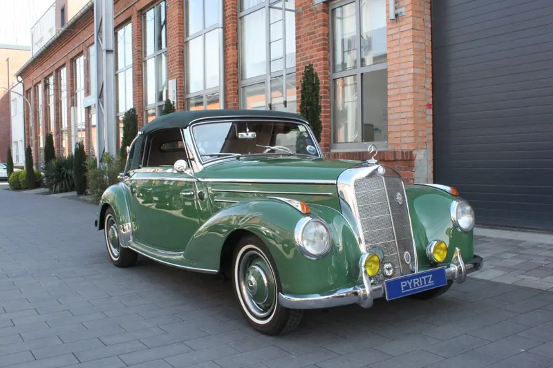 Mercedes-Benz 220 Cab. A 4