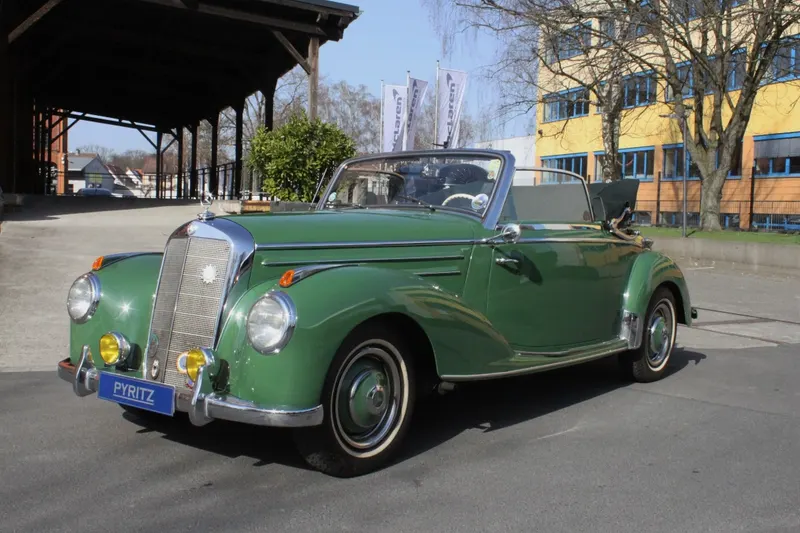 Mercedes-Benz 220 Cab. A 3